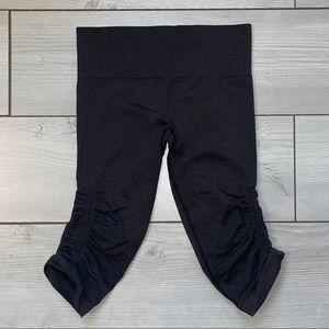 Lululemon In The Flow Crop II size 6